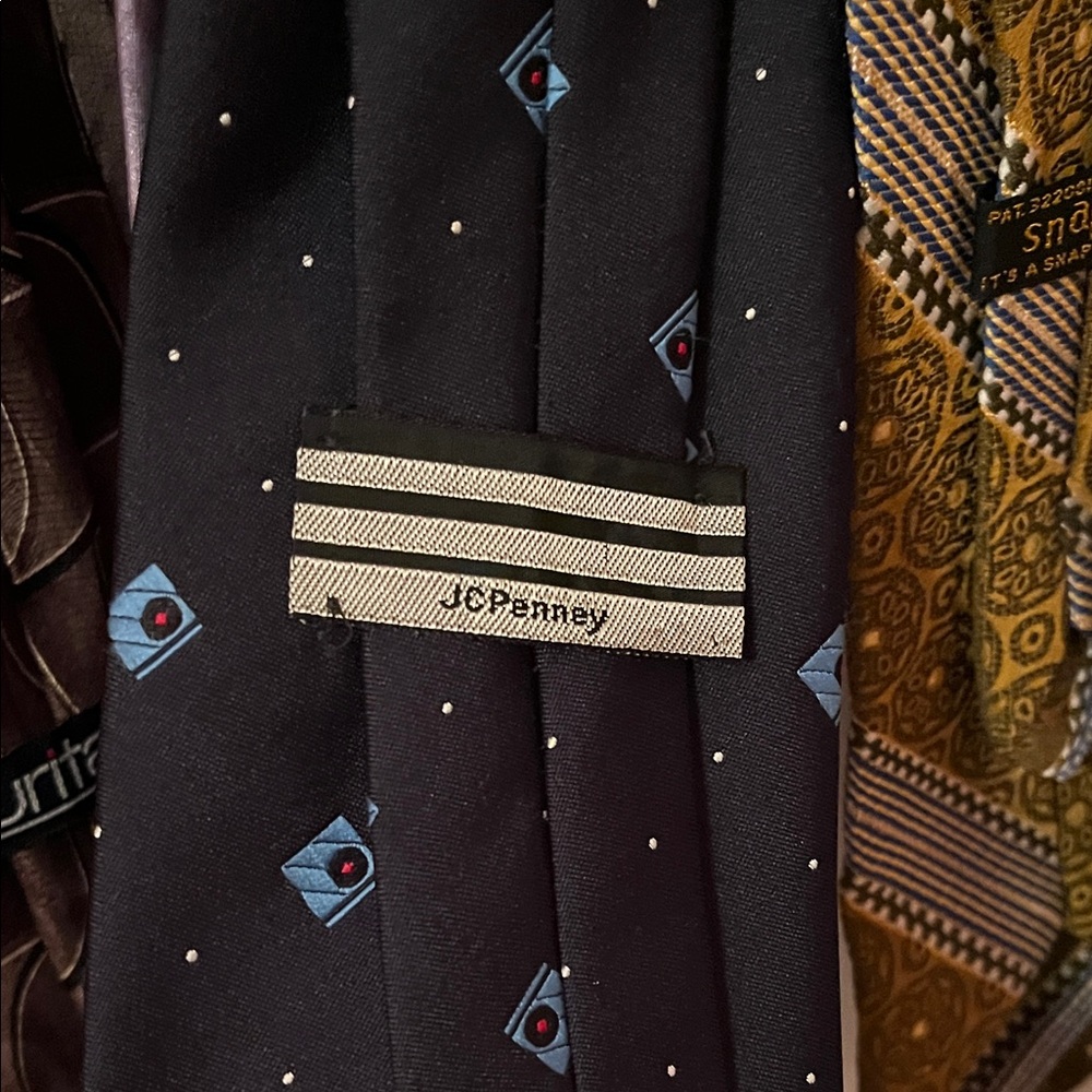Elegant Men's Vintage Clip On Tie Collection - Picture 14 of 16